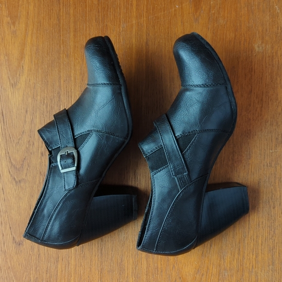 Jasmin Collection black heeled ankle booties. Gently used. - Picture 5 of 7